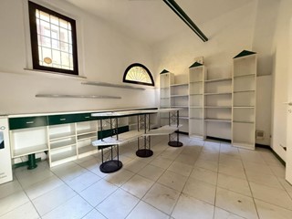 Immobile commerciale in Vendita a Siena, 100'000&euro;, 30 m²