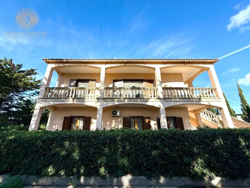 Villa in Vendita a Alessano, 440'000€, 475 m², con Box