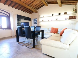 Trilocale in Affitto a Buti, zona Cascine, 800€, 75 m², arredato