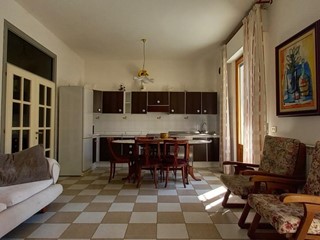 Quadrilocale in Vendita a Castelfiorentino, 125'000&euro;, 80 m², arredato, con Box