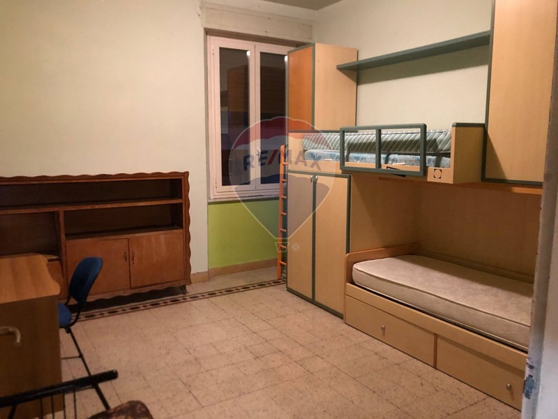 Stanza in Affitto a Perugia, 300&euro;, 140 m²