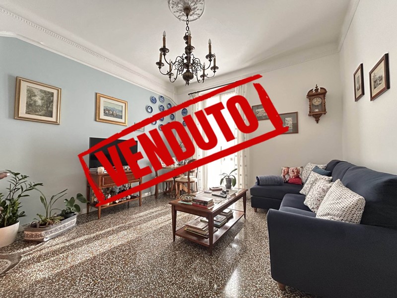 Appartamento in Vendita a Genova, 98'000&euro;, 95 m²