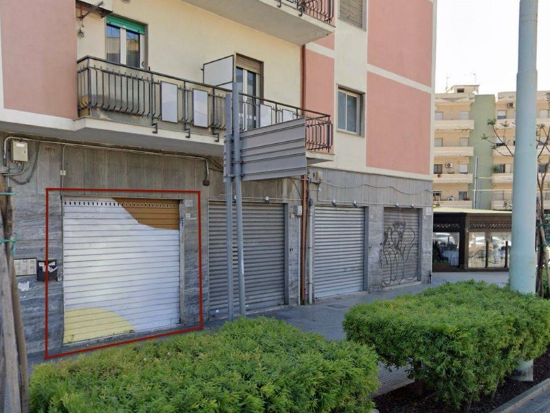 Immobile commerciale in Affitto a Quartu Sant'Elena, 790€, 35 m²