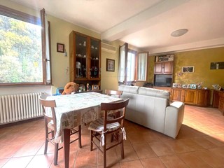 Trilocale in Vendita a Vessalico, 78'000&euro;, 135 m²