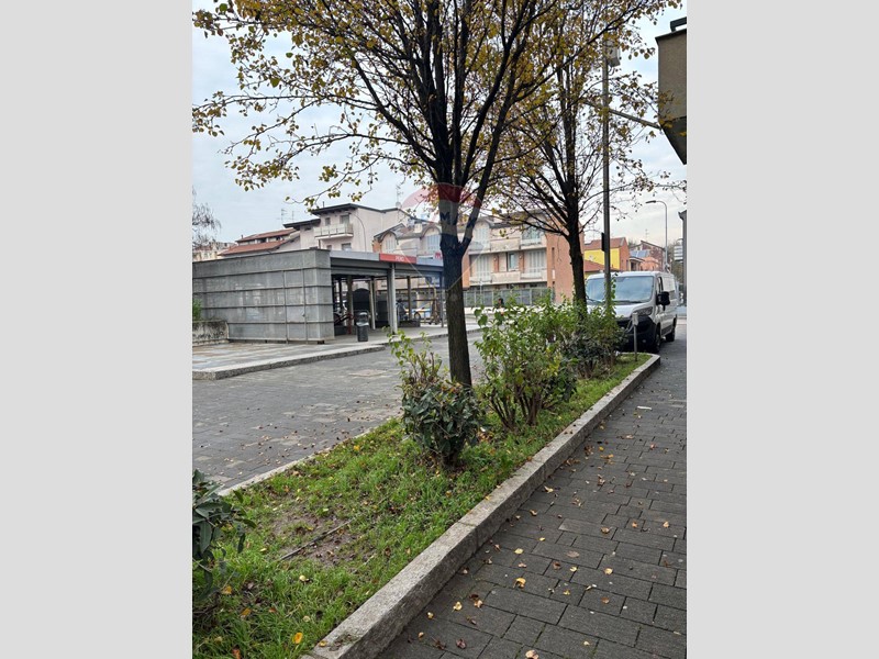 Bilocale in Affitto a Pero, 850€, 70 m²