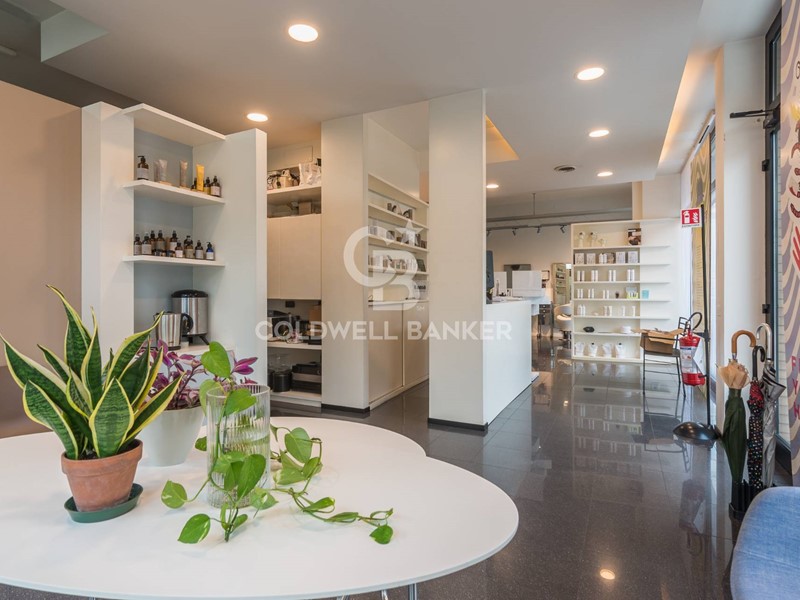 Negozio in Vendita a Pesaro, 228'000&euro;, 148 m²