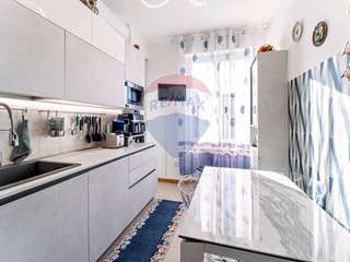 Appartamento in Vendita a Firenze, 360'000€, 125 m²