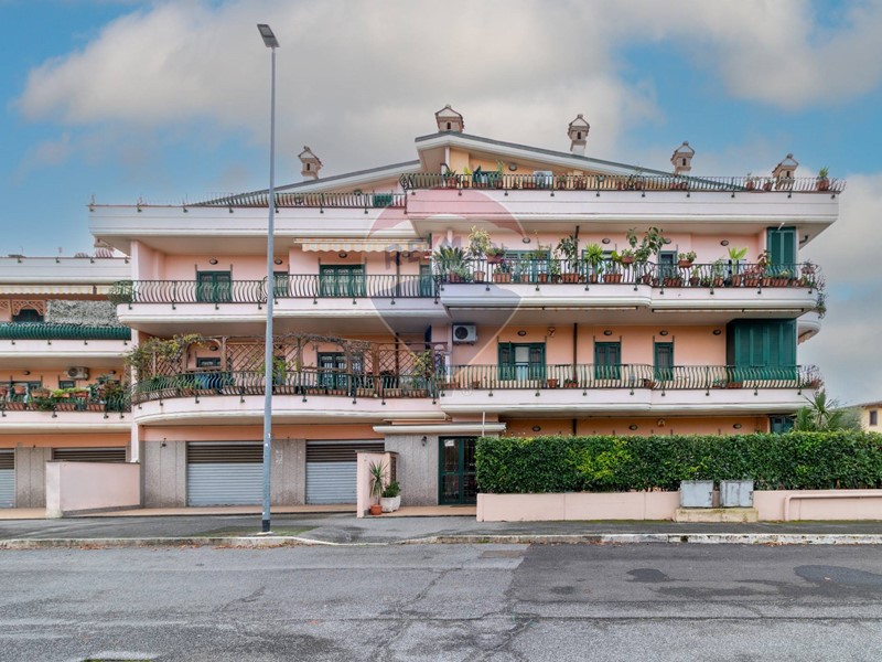 Trilocale in Vendita a Roma, 159'000€, 65 m²