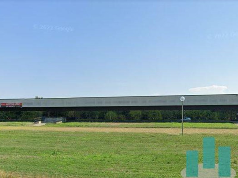 Immobile commerciale in Affitto a Cusago, 16'790€, 2350 m²