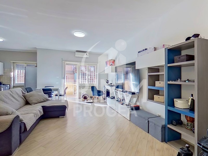 Trilocale in Vendita a Roma, 288'000€, 80 m²