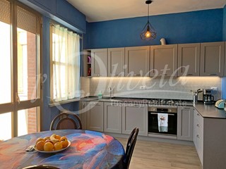 Appartamento in Vendita a Lucca, 260'000€, 135 m²