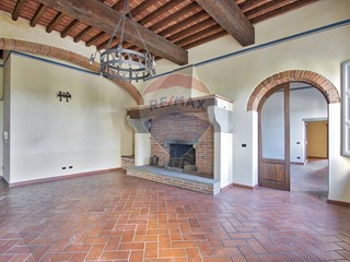 Casa Semi Indipendente in Vendita a Foiano della Chiana, 227'300€, 245 m²