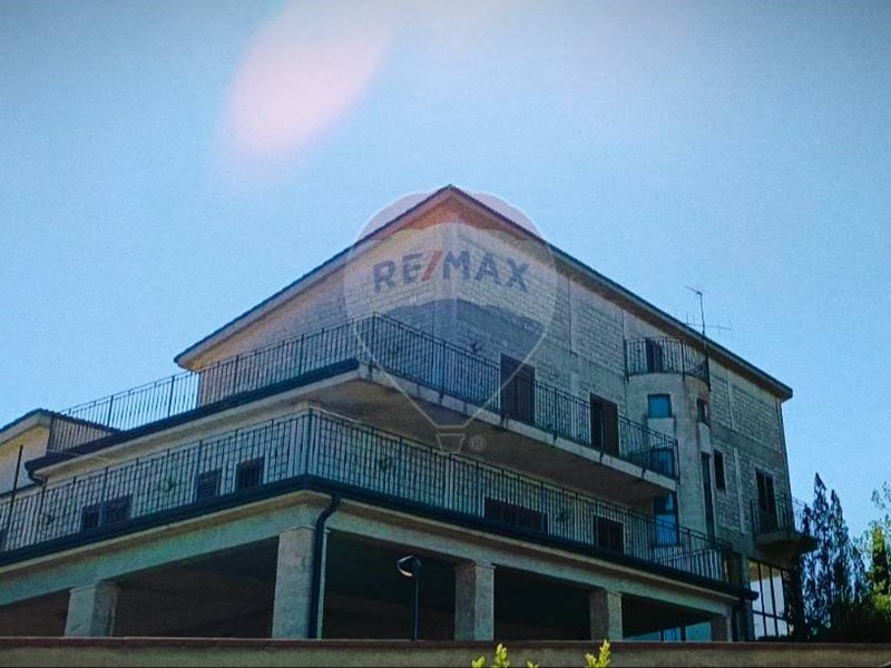 Villa in Vendita a Enna, 450'000&euro;, 406 m²