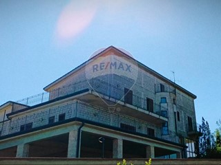 Villa in Vendita a Enna, 450'000&euro;, 406 m²