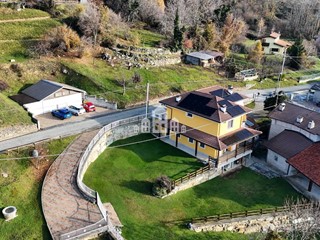 Casa Semi Indipendente in Vendita a Cuorgnè, 350'000&euro;, 160 m²