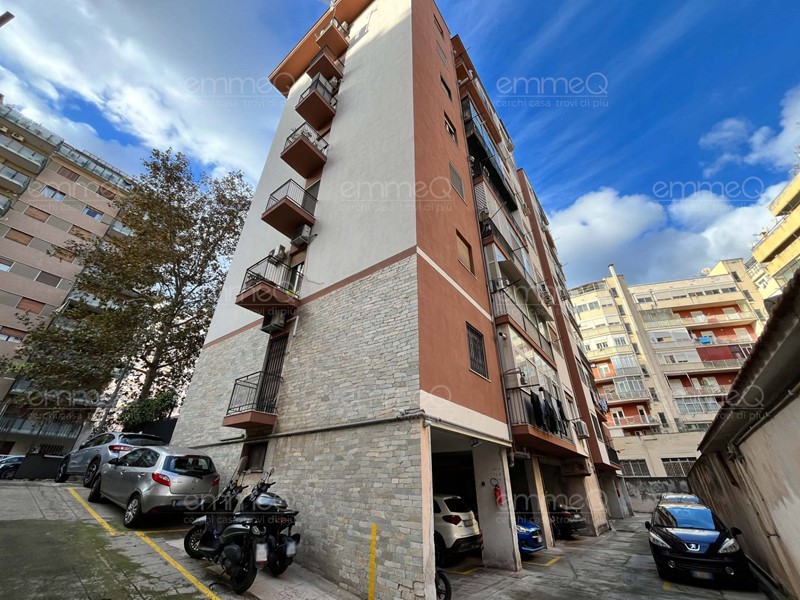 Appartamento in Vendita a Palermo, 325'000€, 156 m²
