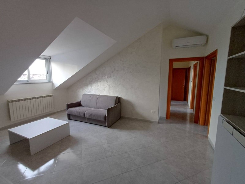 Attico in Affitto a San Nicola la Strada, 650&euro;, 100 m²