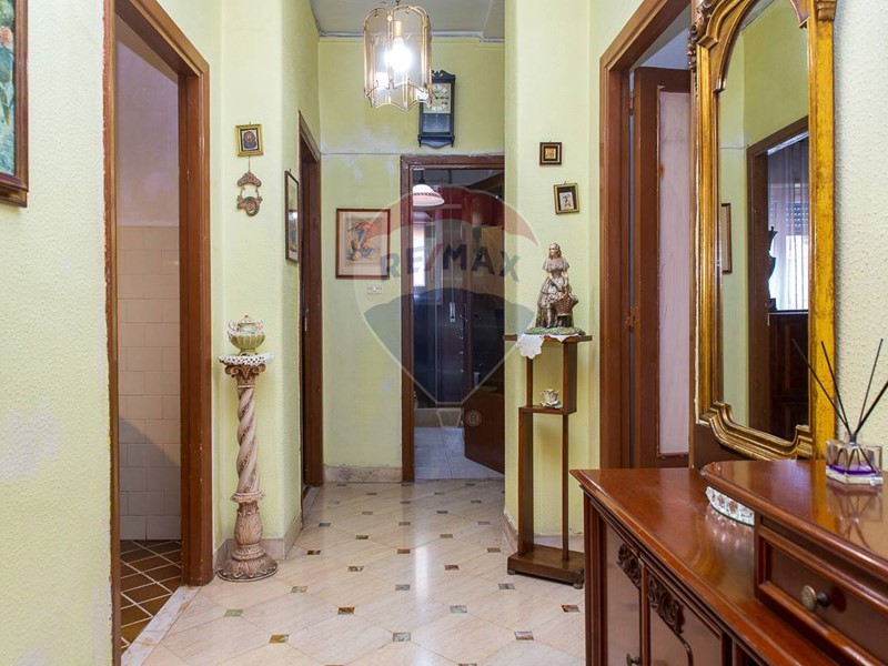 Quadrilocale in Vendita a Catania, 55'000€, 86 m²