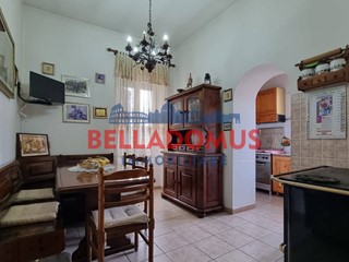 Villa in Vendita a Pomezia, 270'000&euro;, 125 m²