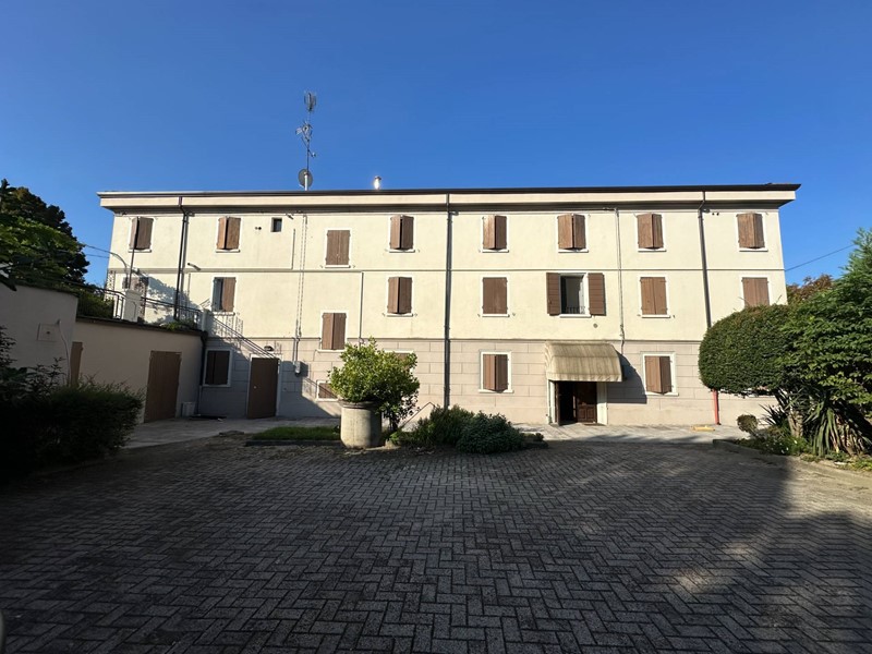 Casa Semi Indipendente in Vendita a Cavezzo, 259'000€, 415 m²