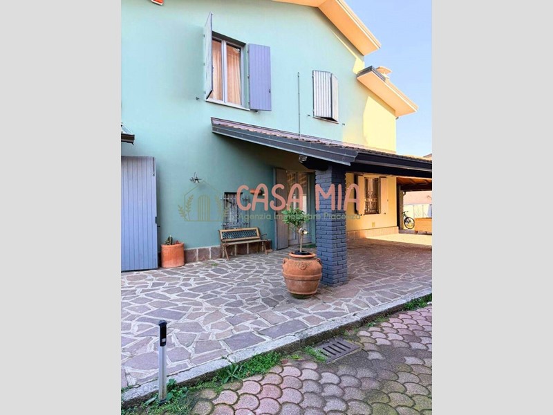 Villa in Vendita a Rottofreno, 860'000&euro;, 674 m²