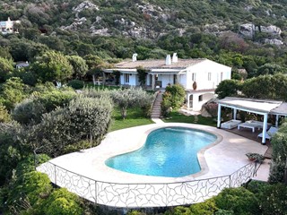 Villa in Vendita a Arzachena, 2'600'000&euro;, 320 m²