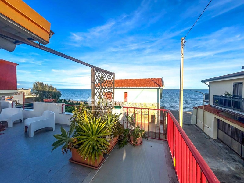 Villa in Vendita a Augusta, 130'000€, 60 m², con Box