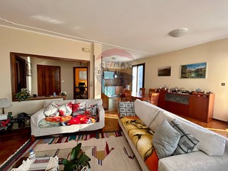 Trilocale in Vendita a Costa Volpino, 248'000&euro;, 125 m²