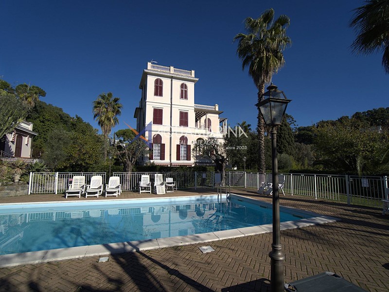 Trilocale in Vendita a Bordighera, 380'000&euro;, 95 m²