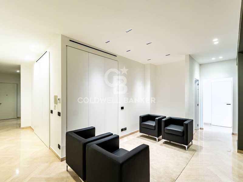 Attico in Affitto a Catania, 2'900&euro;, 166 m²