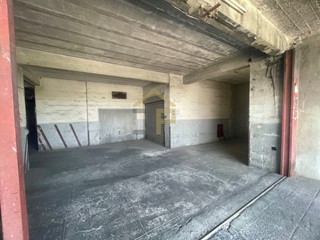 Magazzino in Vendita a Palermo, 55'000€, 122 m²