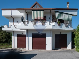 Casa Indipendente in Affitto a Frosinone, 700€, 167 m²