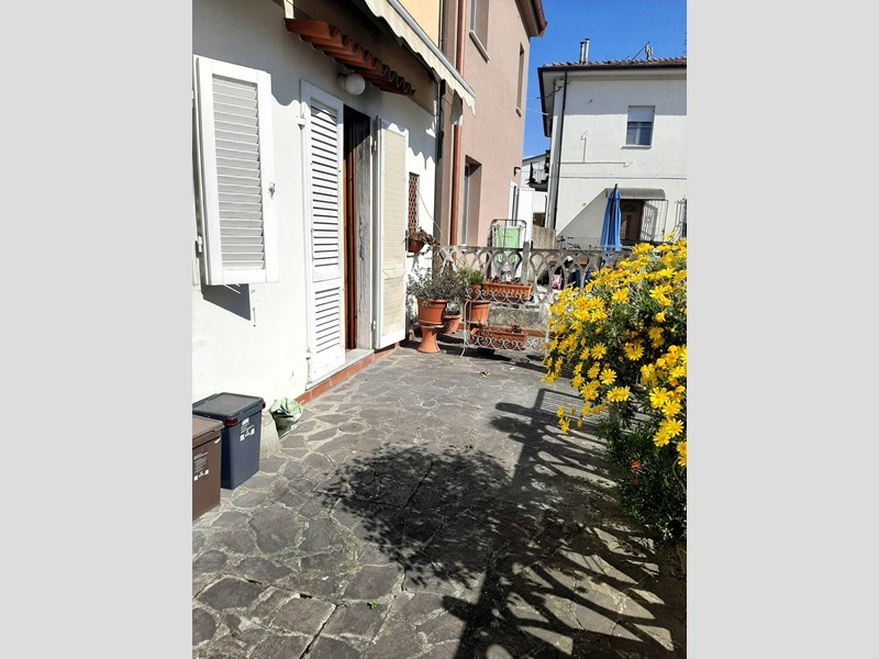 Casa Indipendente in Vendita a Cascina, 189'000&euro;, 176 m²