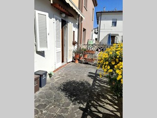 Casa Indipendente in Vendita a Cascina, 189'000&euro;, 176 m²