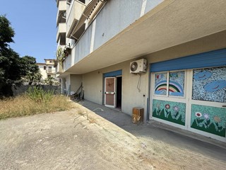 Negozio in Vendita a Reggio Calabria, 70'000&euro;, 122 m²