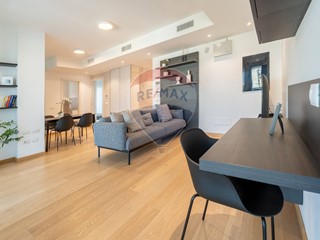 Bilocale in Affitto a Milano, 1'800€, 80 m²