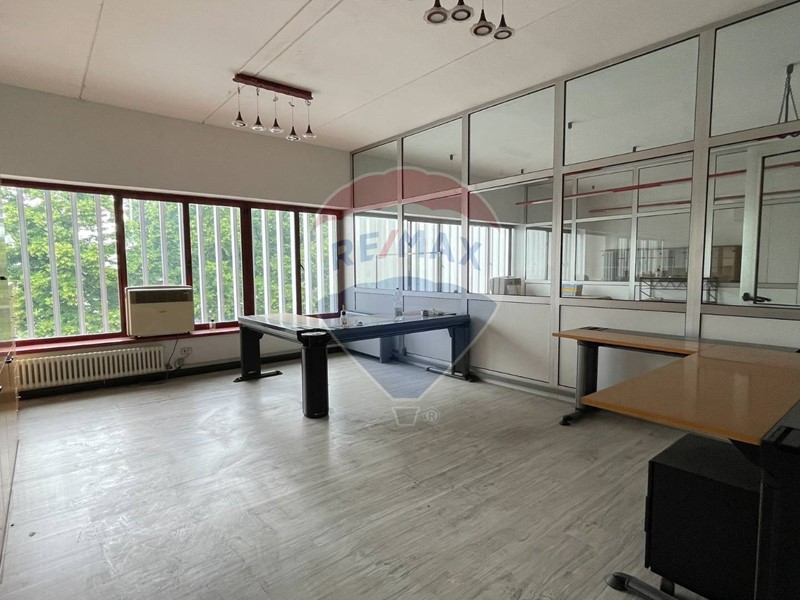 Capannone in Affitto a Cernusco sul Naviglio, 2'900€, 550 m²