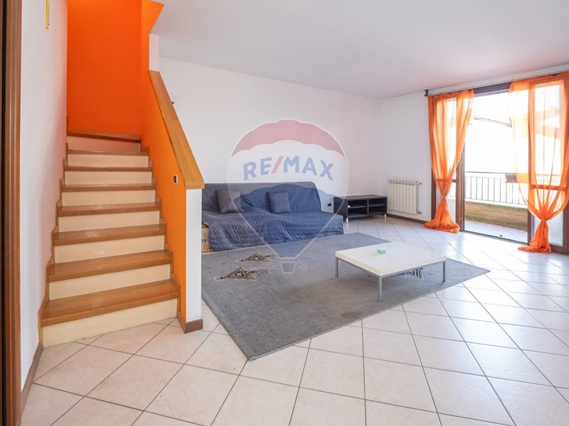 Trilocale in Vendita a Vanzago, 189'000&euro;, 120 m²