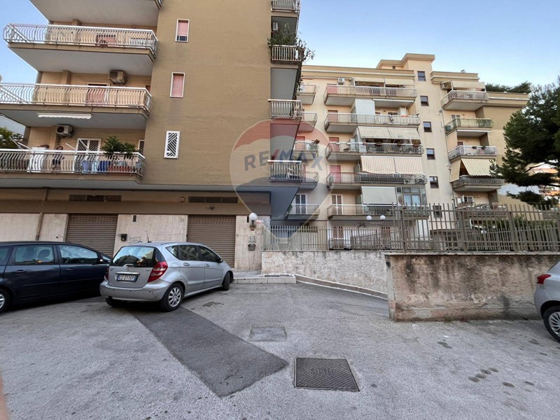 Trilocale in Vendita a Trani, 145'000&euro;, 87 m²