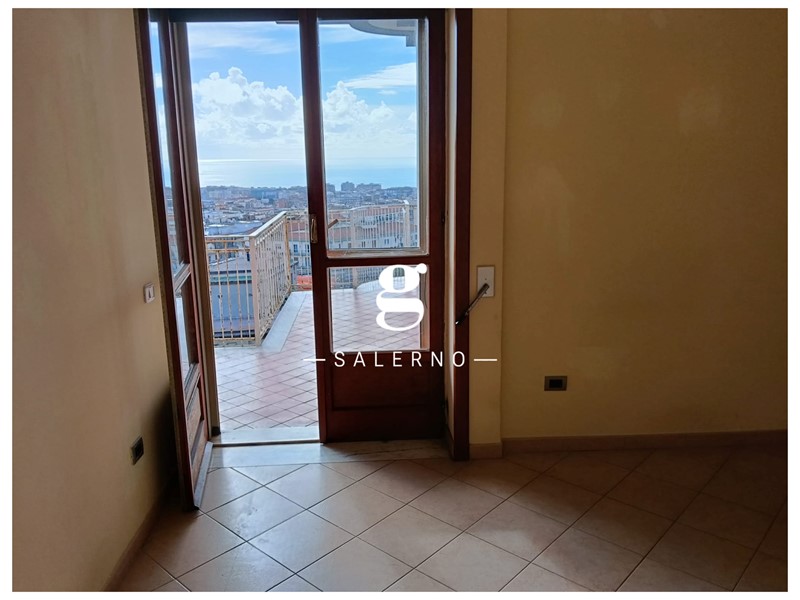 Trilocale in Affitto a Salerno, 750€, 104 m²