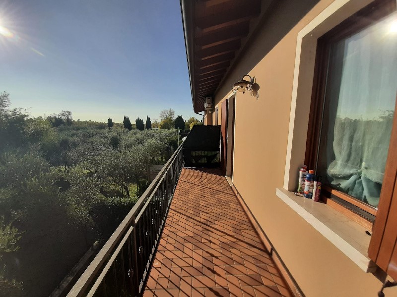 Villetta a schiera in Vendita a Manerba del Garda, 320'000&euro;, 145 m², con Box