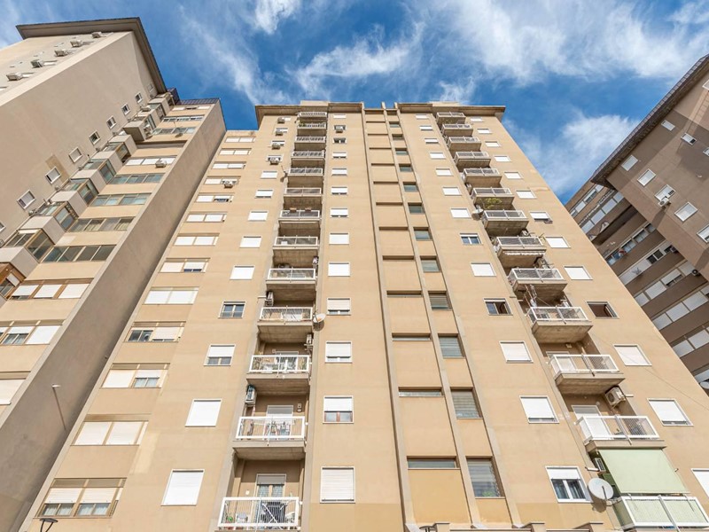 Appartamento in Vendita a Palermo, 255'000€, 150 m²
