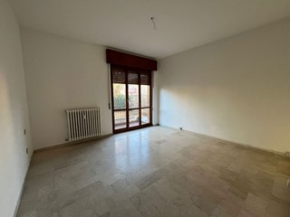 Ufficio in Affitto a Settimo Milanese, 700€, 83 m²