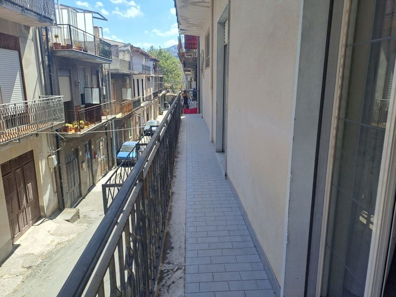 Quadrilocale in Vendita a Barcellona Pozzo di Gotto, 53'000&euro;, 110 m²