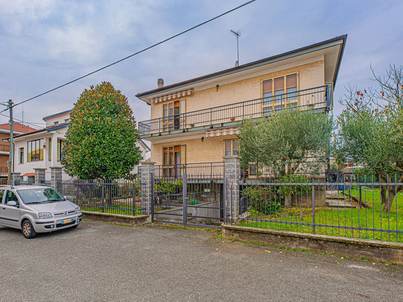 Villa in Vendita a Alpignano, 400'000&euro;, 250 m²