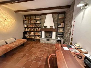 Casa Indipendente in Vendita a Colli Verdi, 390'000&euro;, 250 m²