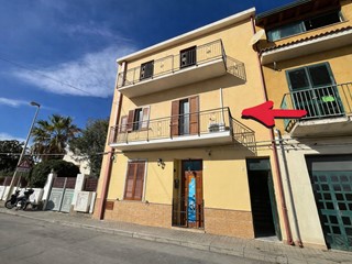 Quadrilocale in Vendita a Barcellona Pozzo di Gotto, 120'000&euro;, 92 m²