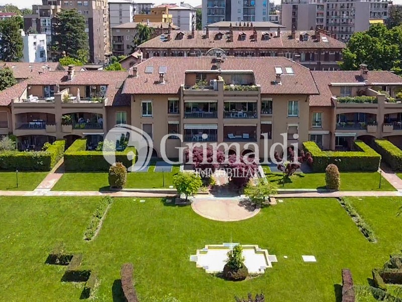 Quadrilocale in Affitto a Monza, 2'200&euro;, 190 m², arredato, con Box