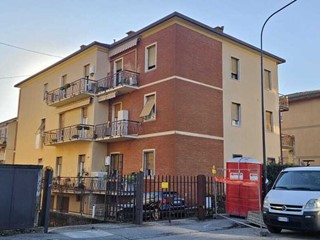 Trilocale in Vendita a Brescia, 140'000€, 89 m², con Box