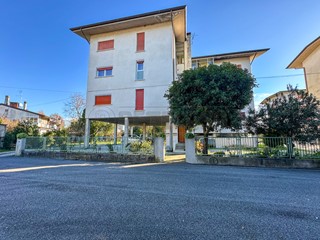 Appartamento in Vendita a Palmanova, zona Sottoselva, 79'000€, 99 m²